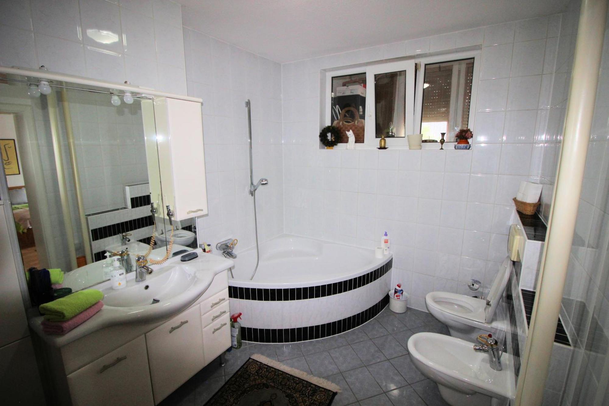 Mak Apartment *